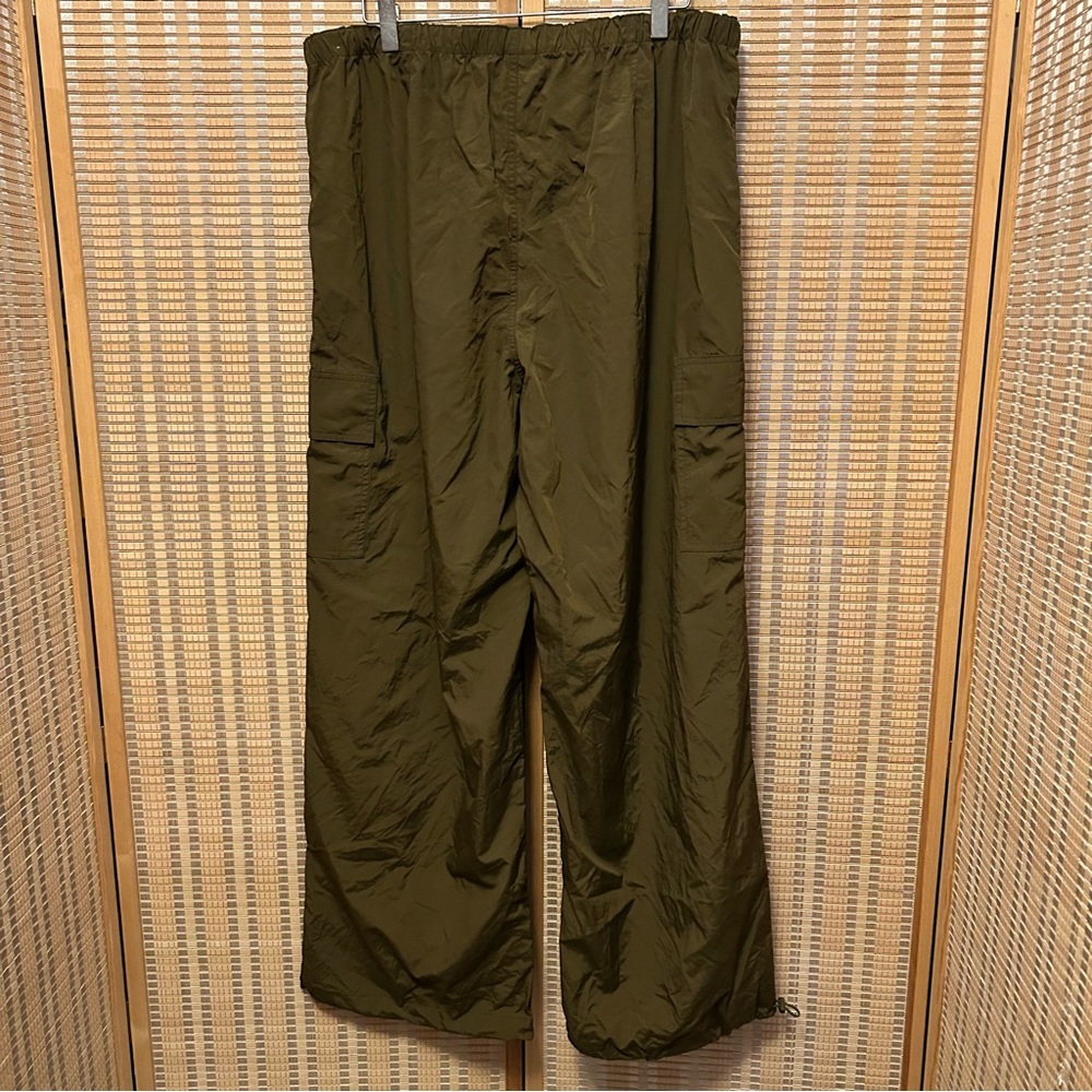 VS PINK Parachute Cargo Pants - Picture 5 of 5